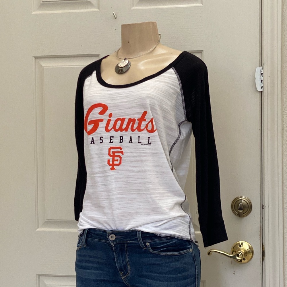 “SOFT AS A GRAPE” 🧡 SUPER CUTE 🖤 S.F. GIANTS TEE
